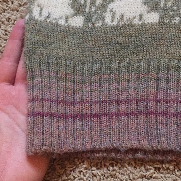 100% Wool Vintage Scottish Thistle Sweater - Picture 3 of 7